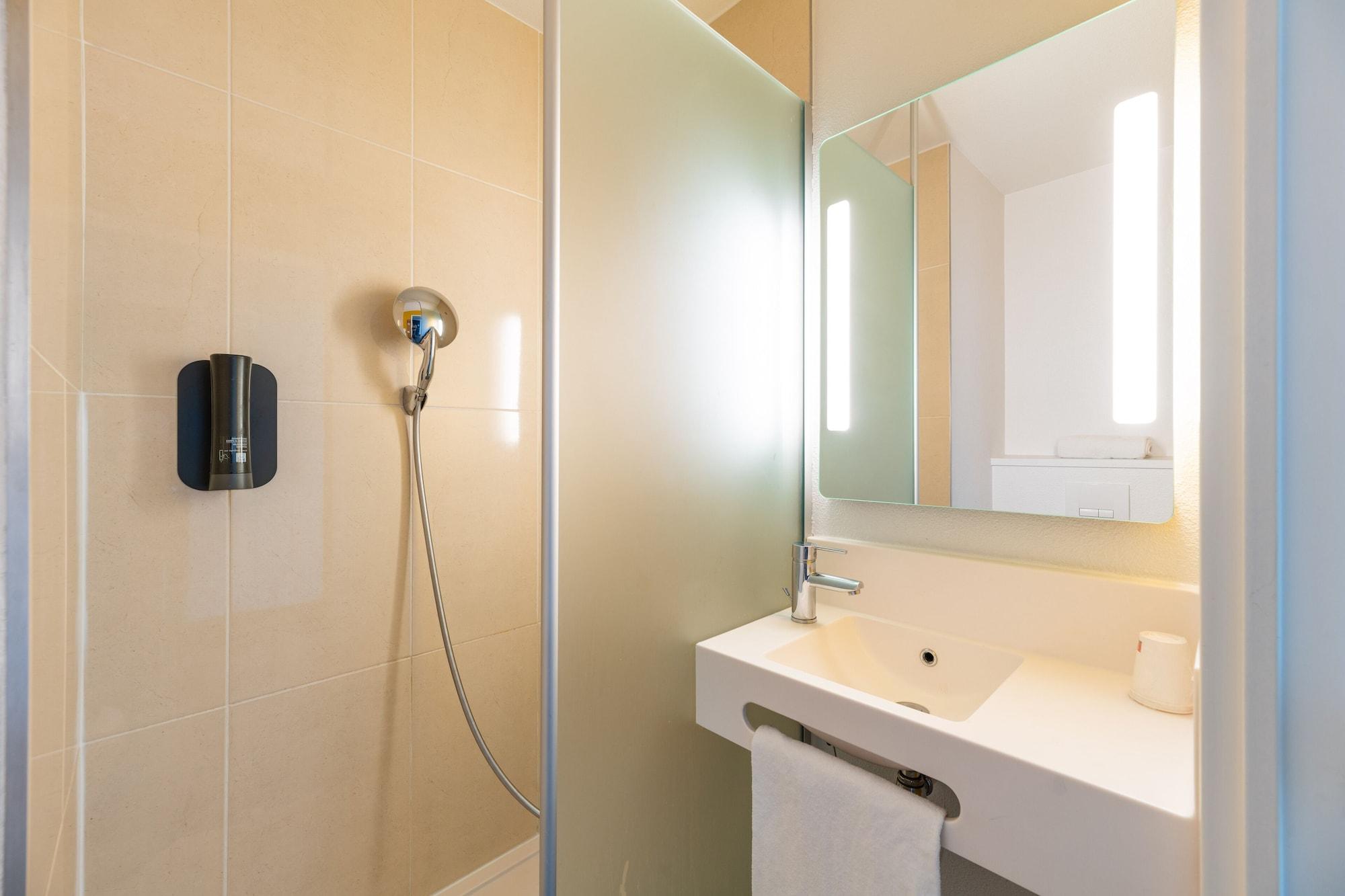 B&B Hotel Lyon Sud Etats-Unis Vénissieux Buitenkant foto